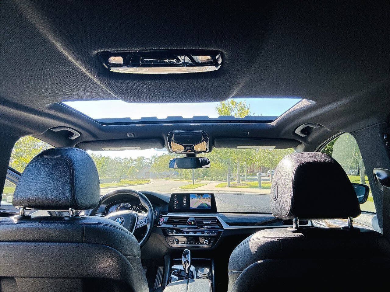 Used 2019 BMW 530i w/ Convenience Package RWD image 12