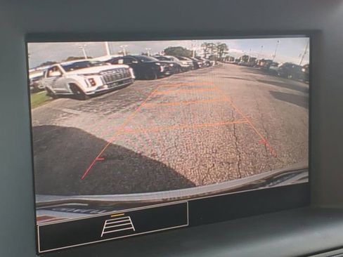 Used 2024 GMC Terrain SLE AWD/4WD image 19