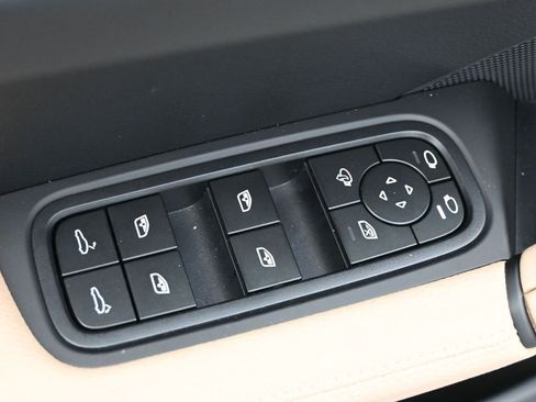 New 2025 Porsche Cayenne Coupe image 20