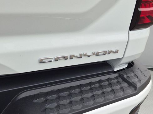 New 2026 GMC Canyon Denali AWD/4WD image 32