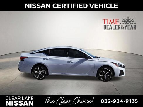 Certified 2025 Nissan Altima 2.5 SR AWD/4WD image 8
