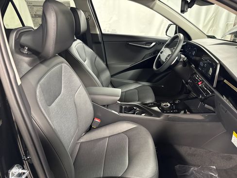 New 2026 Kia Niro Wave w/ Wave Preserve Package FWD image 28
