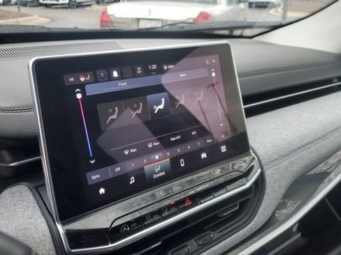 Certified 2022 Jeep Compass Latitude w/ Convenience Group image 13