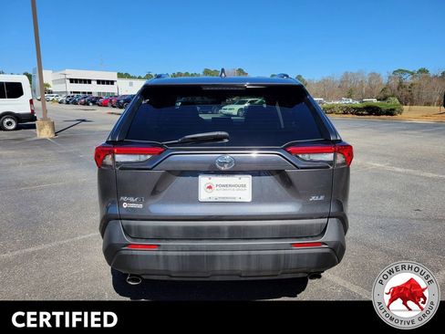 Used 2022 Toyota RAV4 XLE FWD image 5