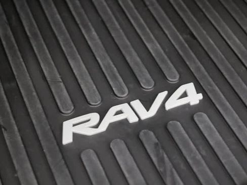 Used 2023 Toyota RAV4 XLE image 33