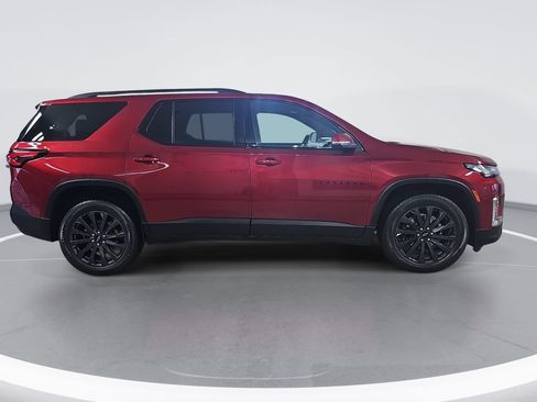 Used 2022 Chevrolet Traverse RS w/ LPO, Floor Liner Package AWD/4WD image 2