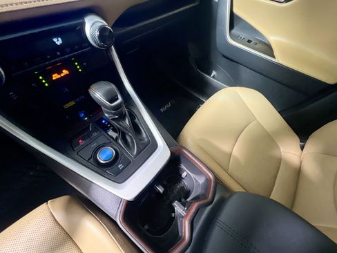 Used 2024 Toyota RAV4 Limited image 26