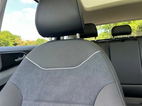 Certified 2023 Volkswagen Taos SE w/ Panoramic Sunroof Package FWD image 22