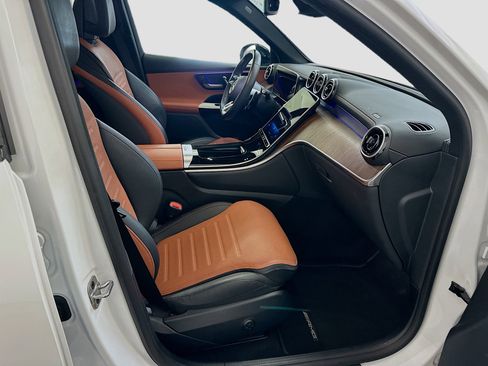 Used 2025 Mercedes-Benz GLC 43 AMG 4MATIC image 34