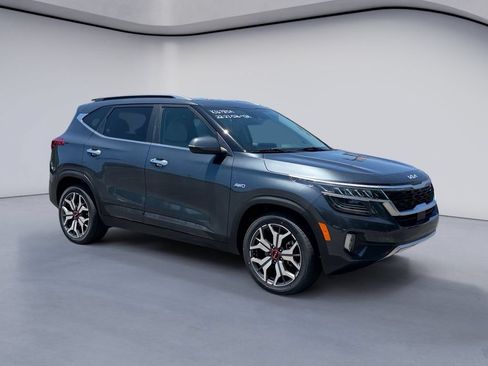 Used 2022 Kia Seltos SX w/ Sunroof Package AWD/4WD image 7