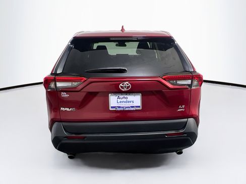Used 2022 Toyota RAV4 LE image 6
