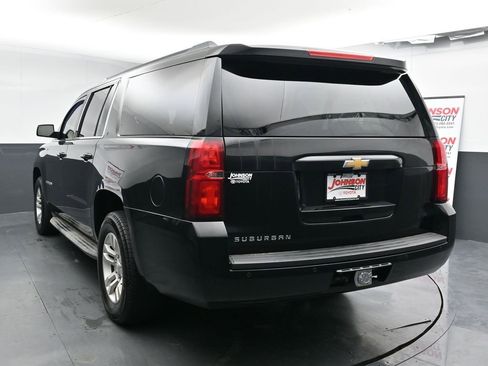 Used 2015 Chevrolet Suburban LT image 6