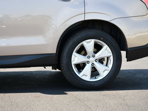 Used 2015 Subaru Forester 2.5i w/ Alloy Wheel Package AWD/4WD image 11