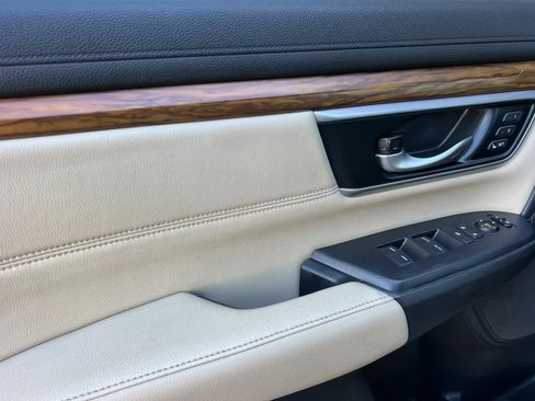 Used 2019 Honda CR-V Touring image 12