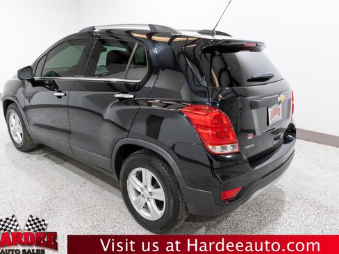 Used 2019 Chevrolet Trax LT w/ LT Convenience Package image 3