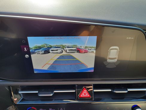 Certified 2023 Kia Niro EX Touring FWD image 32