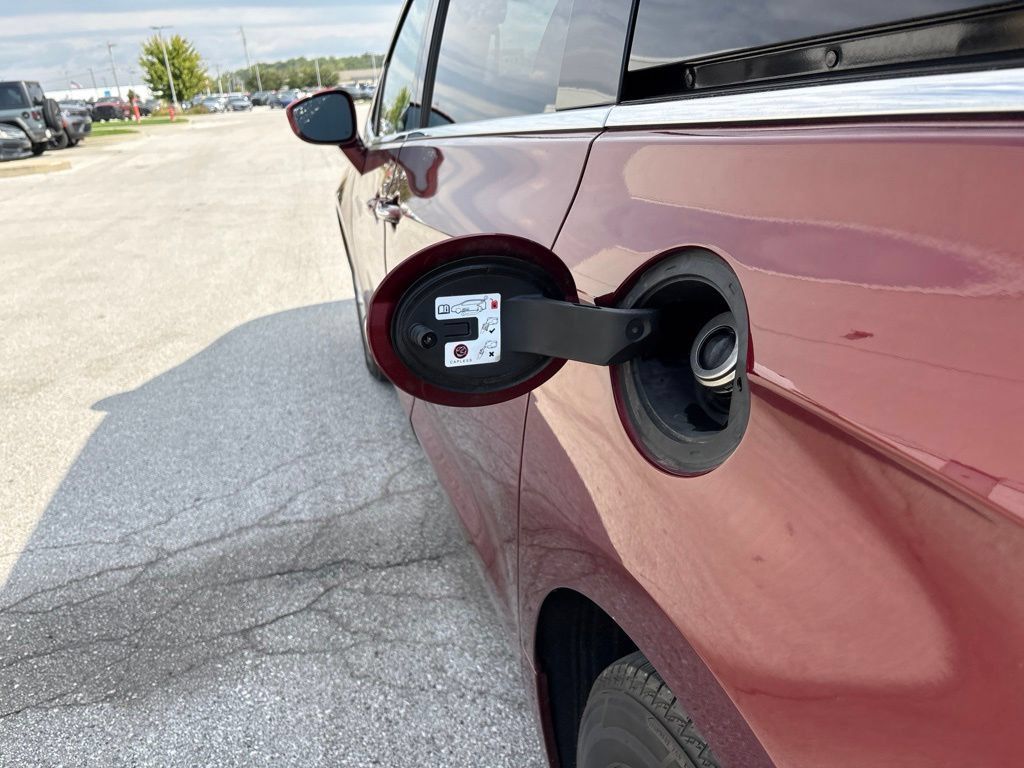 Used 2018 Chrysler Pacifica Touring Plus FWD image 8