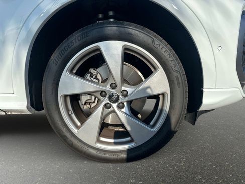 Used 2025 Audi Q5 Premium Plus w/ Premium Plus AWD/4WD image 5