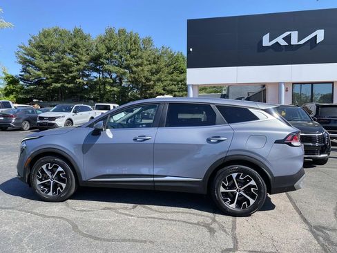 Used 2023 Kia Sportage EX FWD image 2
