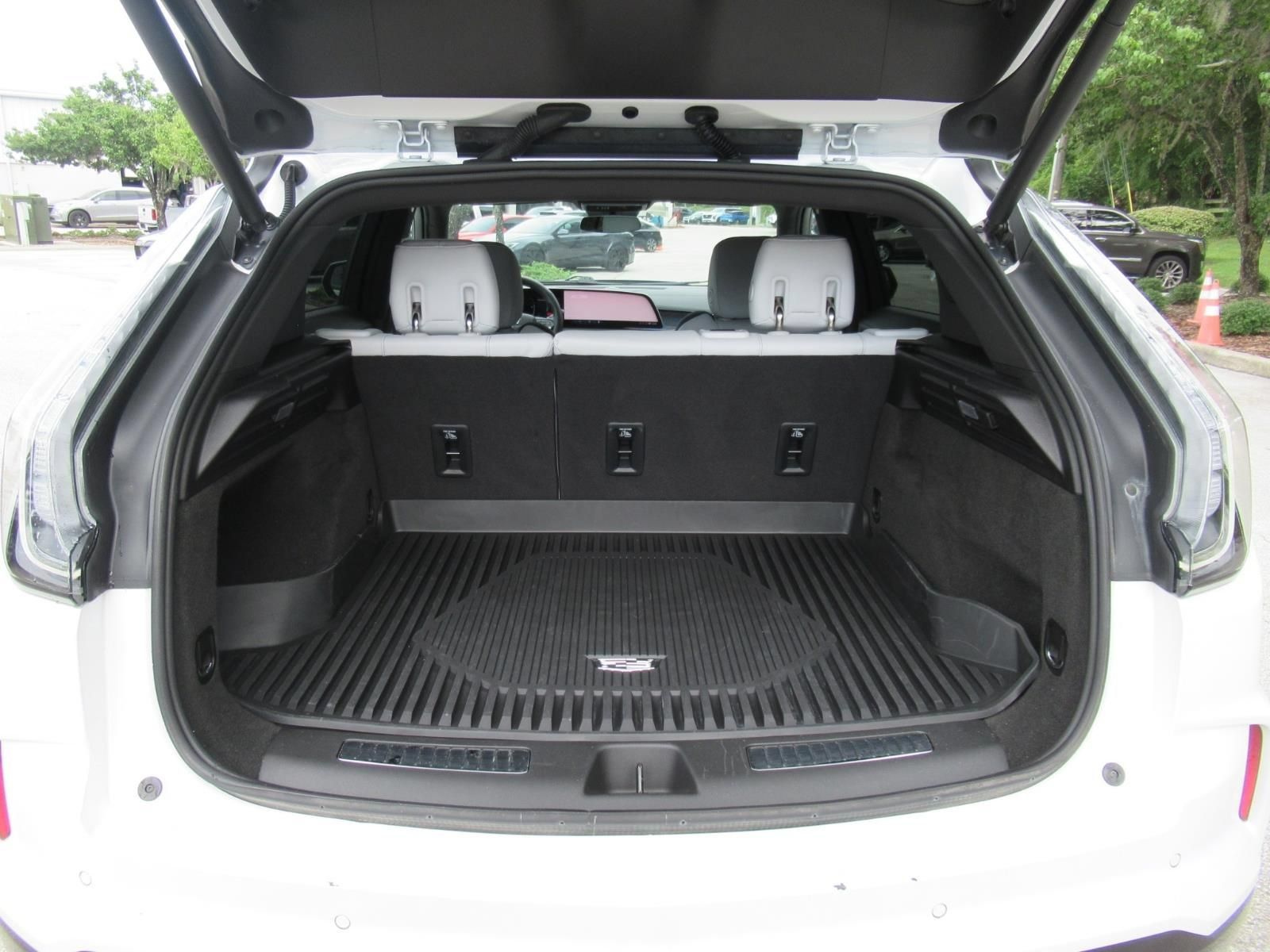 Certified 2025 Cadillac XT4 Sport AWD/4WD image 37