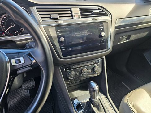 Used 2018 Volkswagen Tiguan SEL Premium AWD/4WD image 29