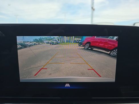 Used 2025 Chevrolet TrailBlazer LT AWD/4WD image 32