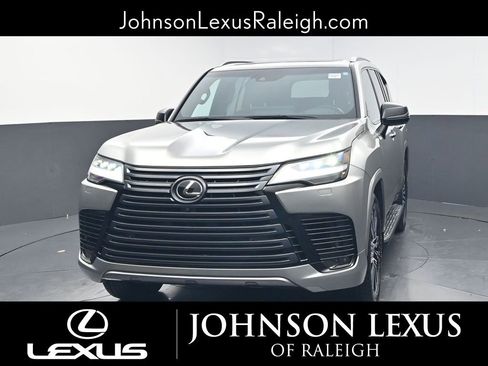 Used 2023 Lexus LX 600 4WD w/ Appearance Package image 5