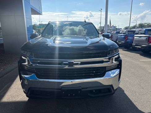 Used 2021 Chevrolet Silverado 1500 LT AWD/4WD image 3