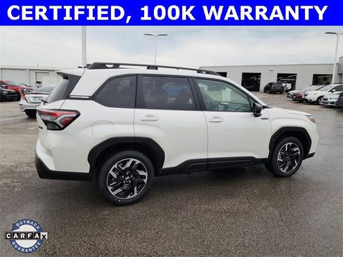 Used 2025 Subaru Forester Premium image 2