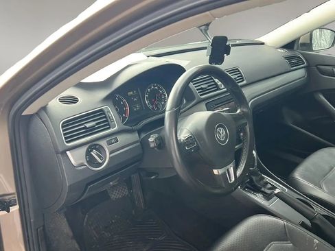 Used 2015 Volkswagen Passat 1.8T S image 32