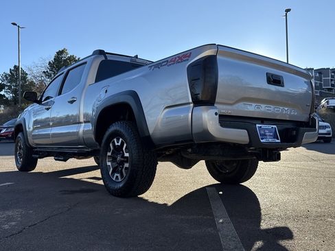 Used 2022 Toyota Tacoma TRD Off-Road image 5