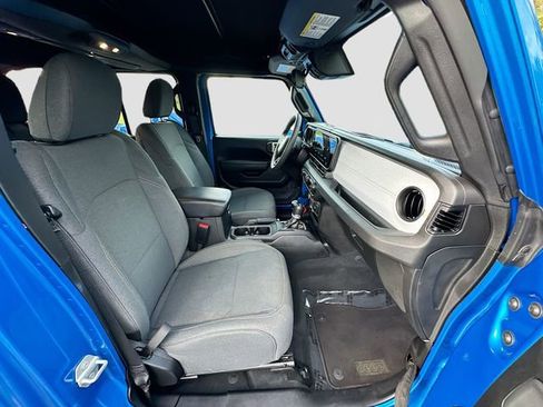 Used 2024 Jeep Wrangler Sport S image 26