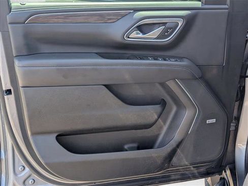 Used 2022 Chevrolet Tahoe LT w/ LT Signature Package AWD/4WD image 11