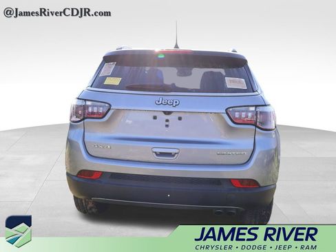 Used 2022 Jeep Compass Limited AWD/4WD image 18