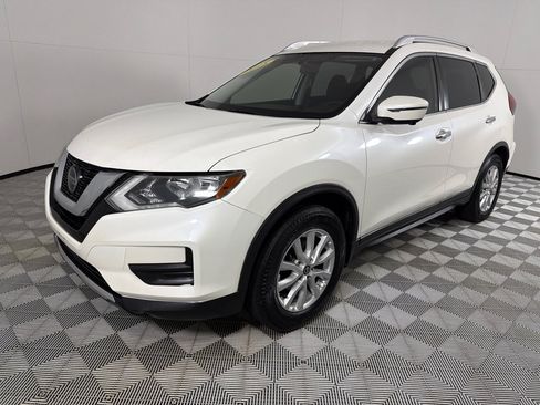 Used 2018 Nissan Rogue SV w/ Premium Package FWD image 7