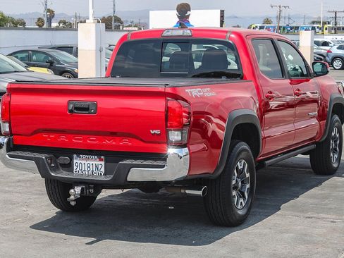 Used 2018 Toyota Tacoma TRD Off-Road RWD image 9