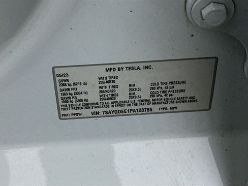 Used 2023 Tesla Model Y AWD image 12