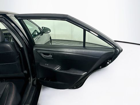 Used 2017 Toyota Camry SE FWD image 27