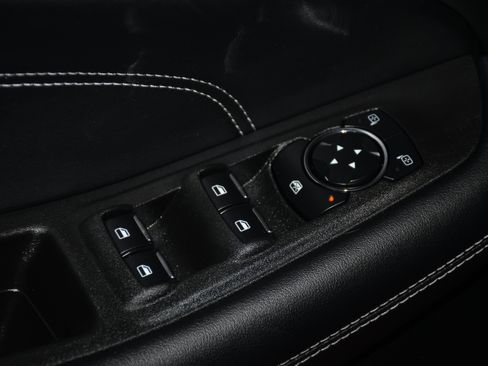 Used 2024 Ford Edge Titanium image 11