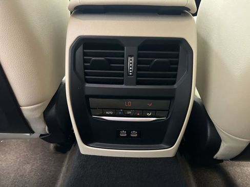 Certified 2024 BMW 330i xDrive Sedan w/ Convenience Package image 25