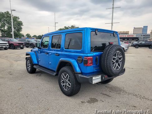 New 2026 Jeep Wrangler Unlimited Sahara AWD/4WD image 10