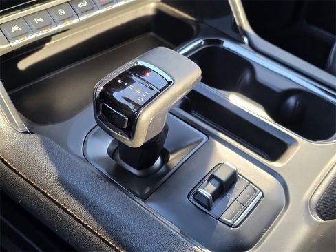 Used 2025 GMC Sierra 1500 AT4 image 16