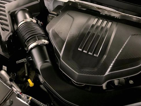 Used 2024 Chevrolet Traverse LT image 31