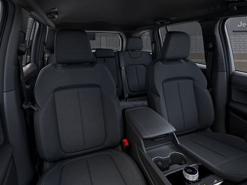 New 2026 Jeep Grand Cherokee Laredo X AWD/4WD image 17