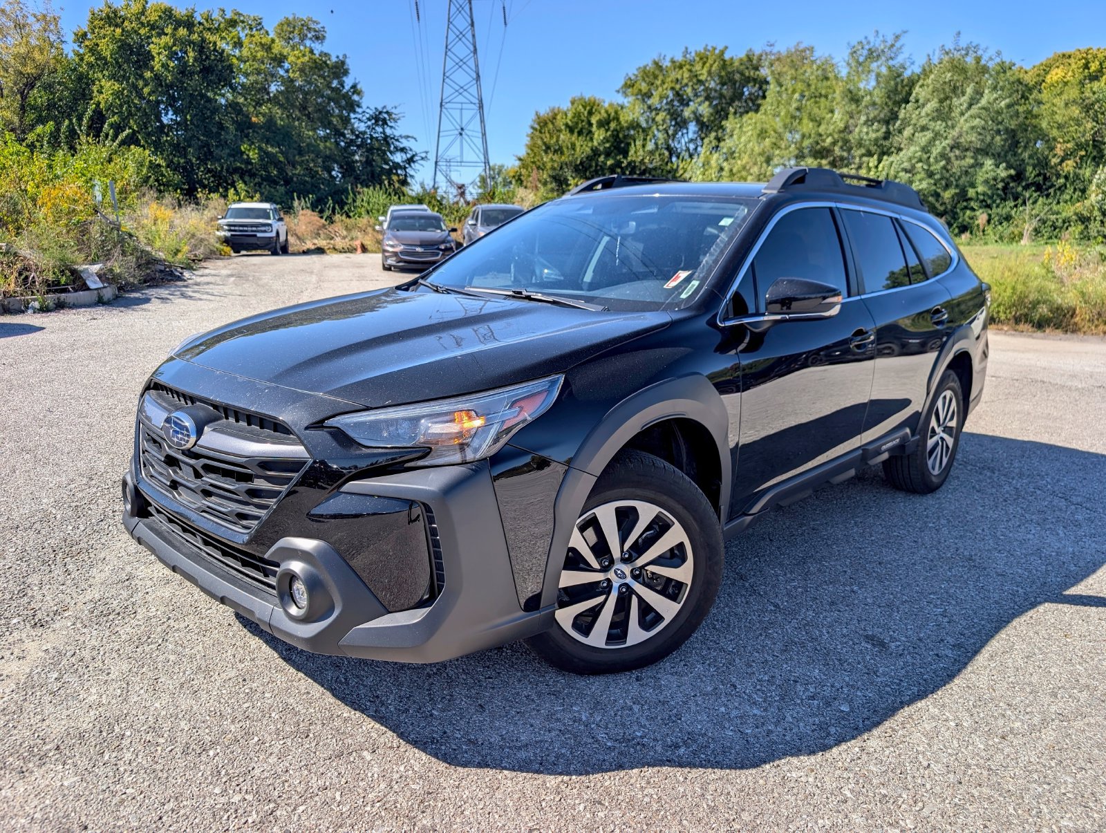 Certified 2025 Subaru Outback Premium AWD/4WD image 1