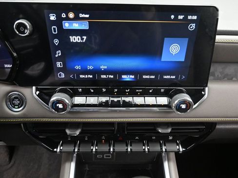Used 2023 Chevrolet Colorado ZR2 w/ ZR2 Convenience Package III AWD/4WD image 19