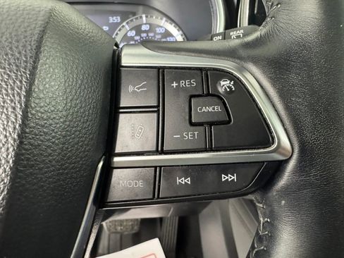 Used 2020 Toyota Highlander Limited image 16