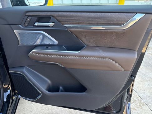 New 2026 GMC Acadia Denali Ultimate w/ LPO, Floor Liner Package image 48