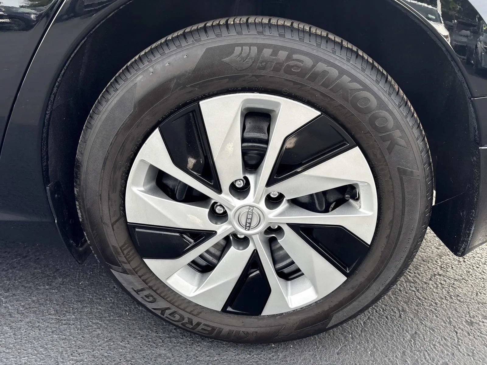 Used 2025 Nissan Altima 2.5 S FWD image 11