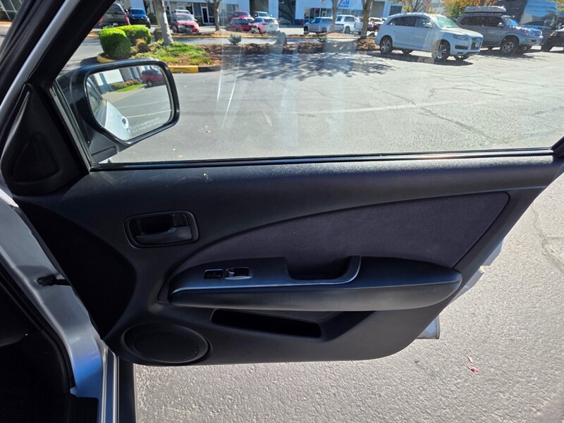 Used 2006 Mitsubishi Outlander LS AWD/4WD image 38